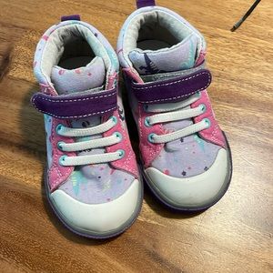 see kai run. Toddler girl size 6